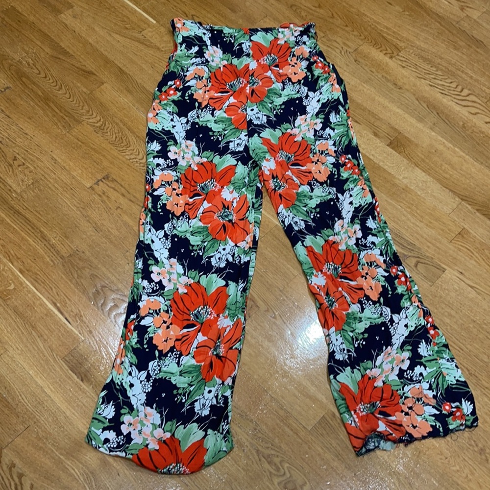 Gorgeous floral high waisted wide leg flowy pants - Picture 5 of 7